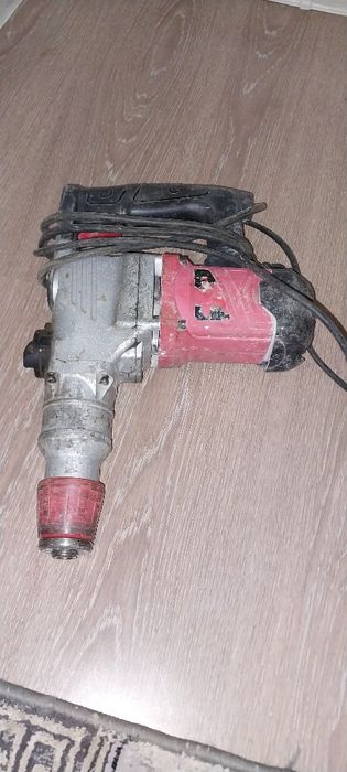 Продам перфораторы и болгарку в хорошем состоянии.