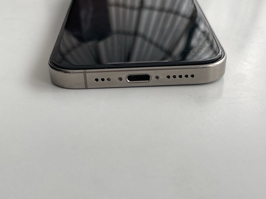 Iphone 15 Pro Natural Titanium piese
