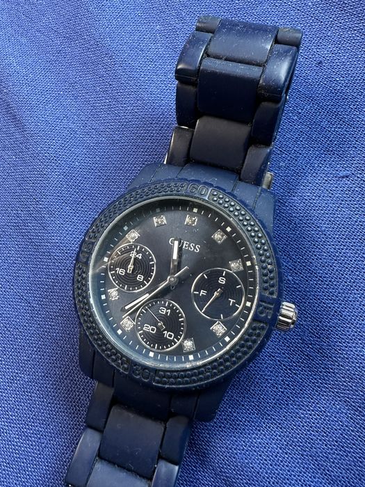 Часовник дамски Guess