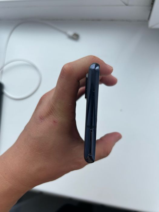 Samsung S20 Fe продам каробка все есть