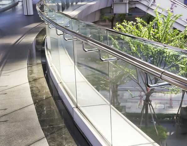 Раздвижные двери и окна  перегородки между комнатами