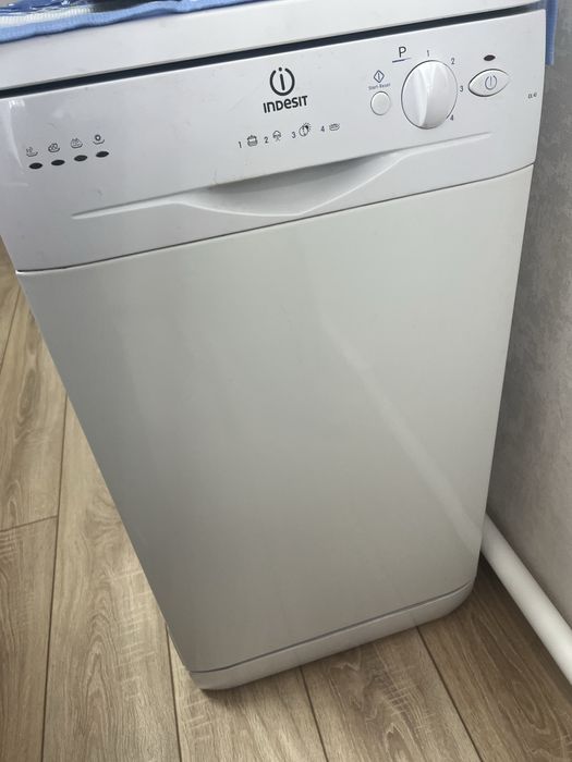 Продам посудомоечную машину iNDESIT