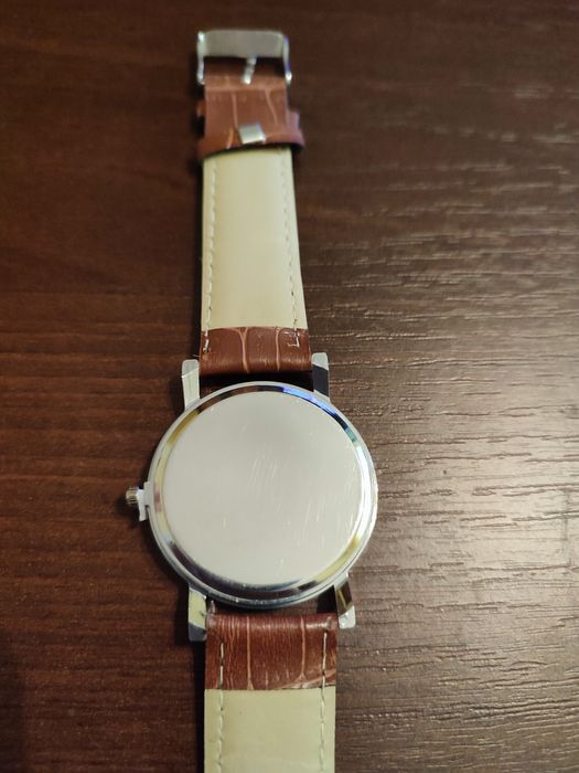 Часовник кварц Женева