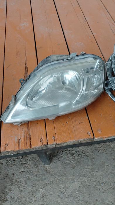 Фары фар от ларгуса