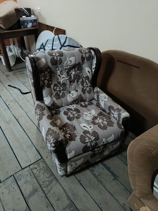 Продам два кресла