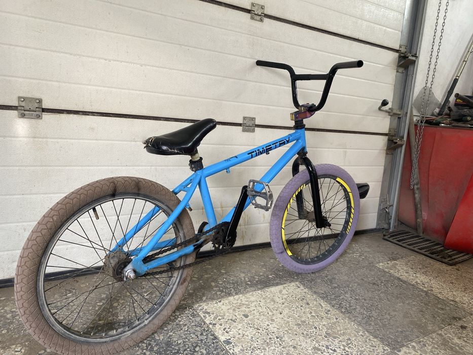 велосипед BMX в нормальном состояние