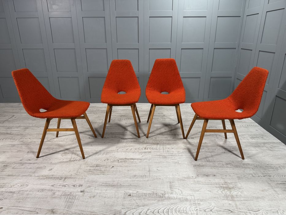 Трапезни столове на Judit Burian & Erika Szek от 50-те У022