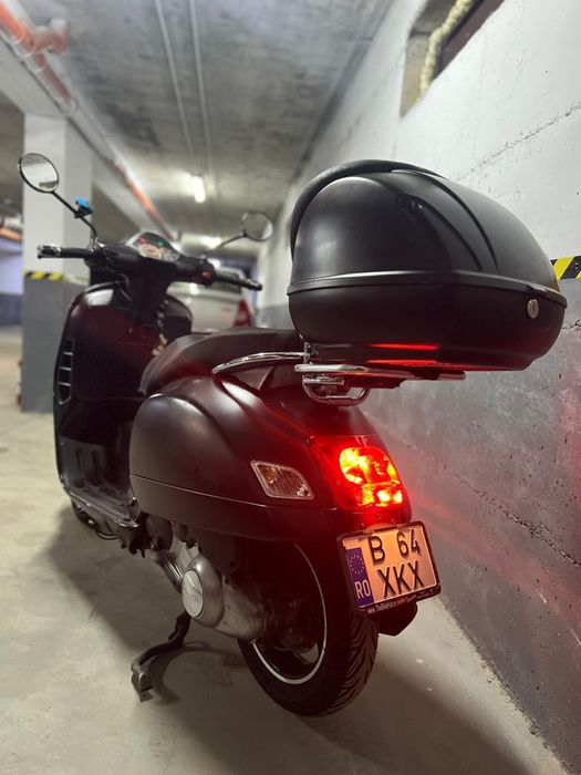 Piaggio Vespa GTS 300