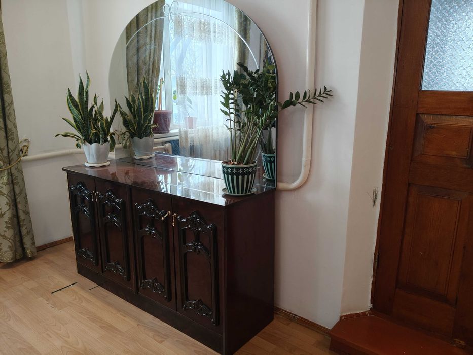 Шкаф мини горка с большим зеркалом