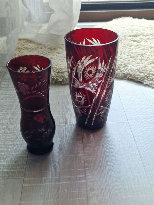 Vaze de cristal rosu rubin