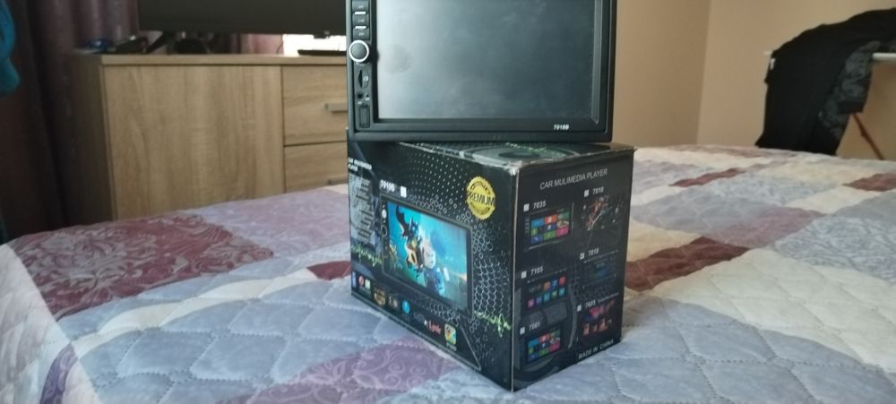 Продавам Мултимедия 2 дин 7 " ича