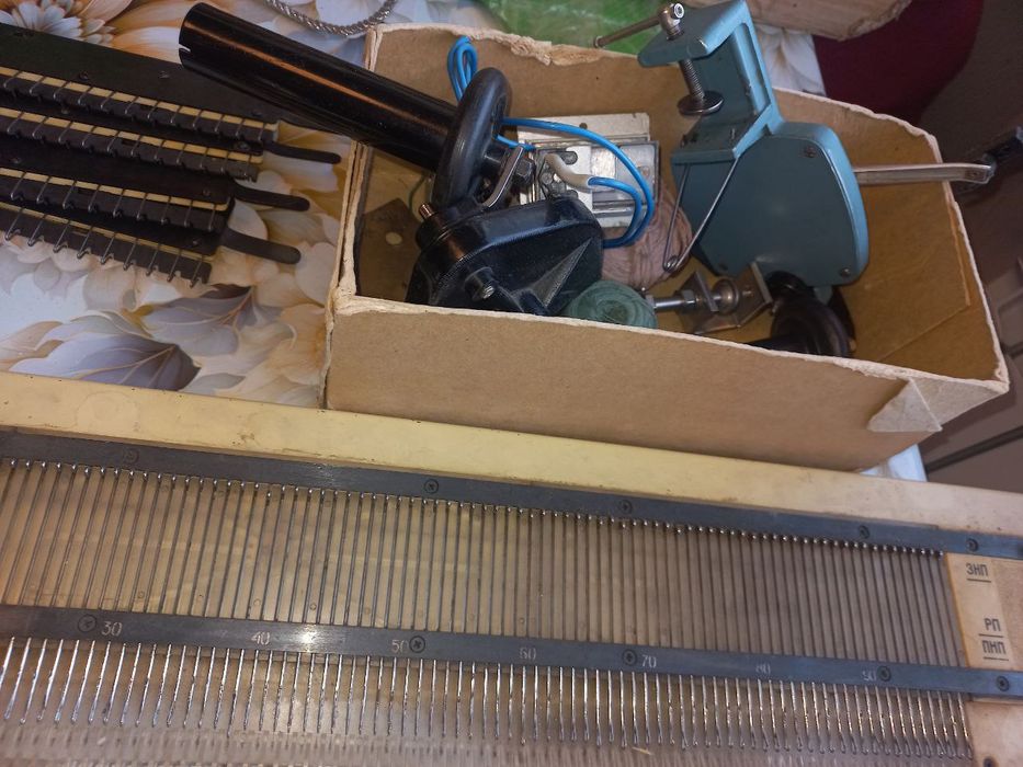 Naskiy tikish to'qish moshinkasi