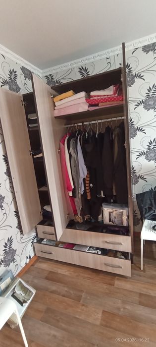 Продам шкаф срочно