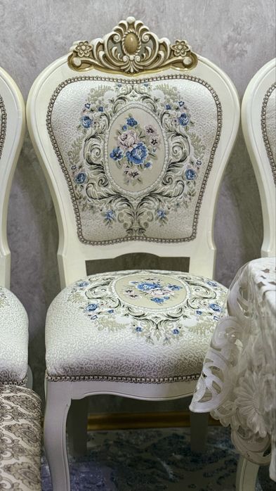 Stul yangi xolati yaxshi narxi arzon