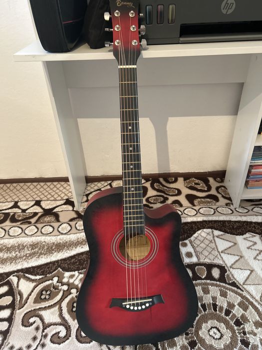 Продам гитару , б/у + есть струны на него