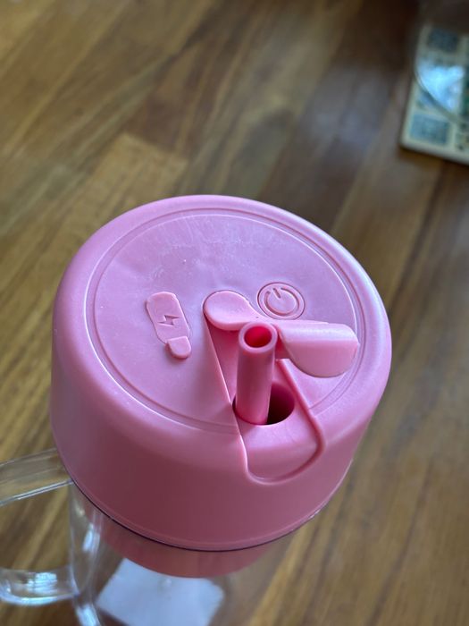 Блендер чаша с USB в розово за протеинови шейкове и смутита