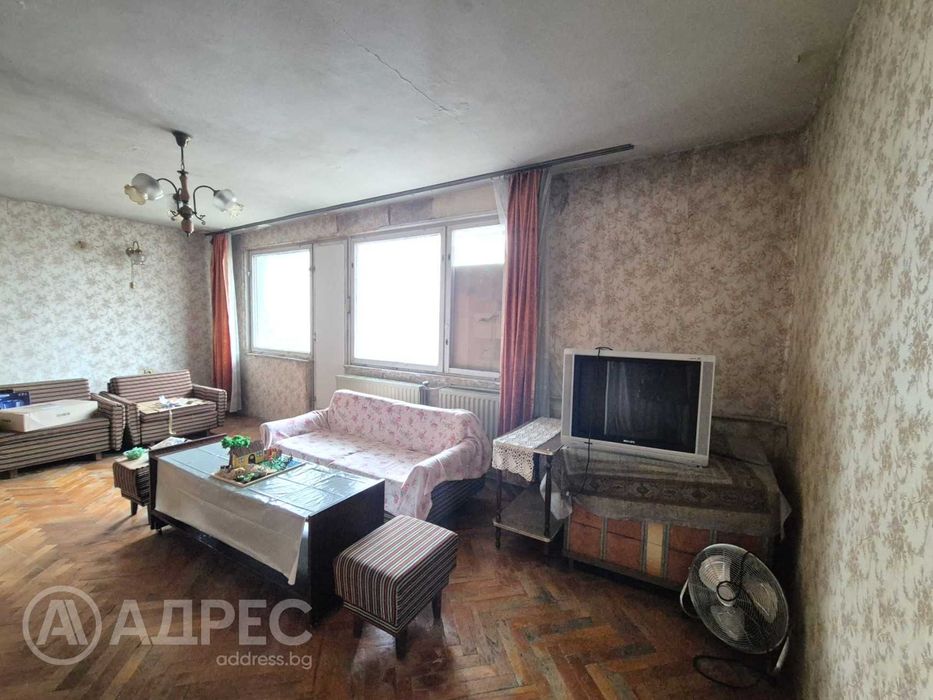 Тристаен апартамент, Широк Център, 87 кв.м., ет. 8, тухла