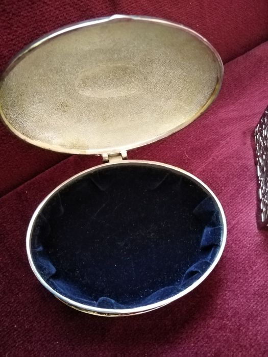 Кутии за бижута.