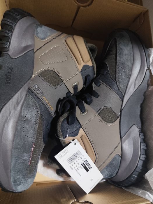 Спортивный обувь