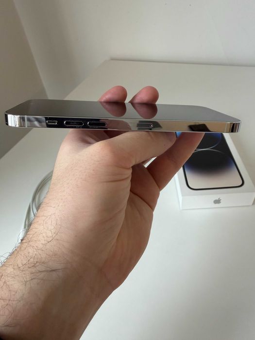 Продавам iPhone 14 Pro Max - white