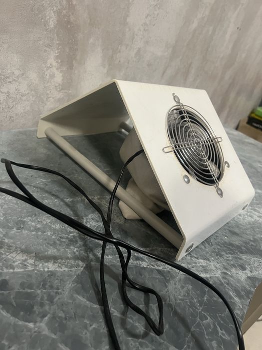 Продам пылесос для маникюра