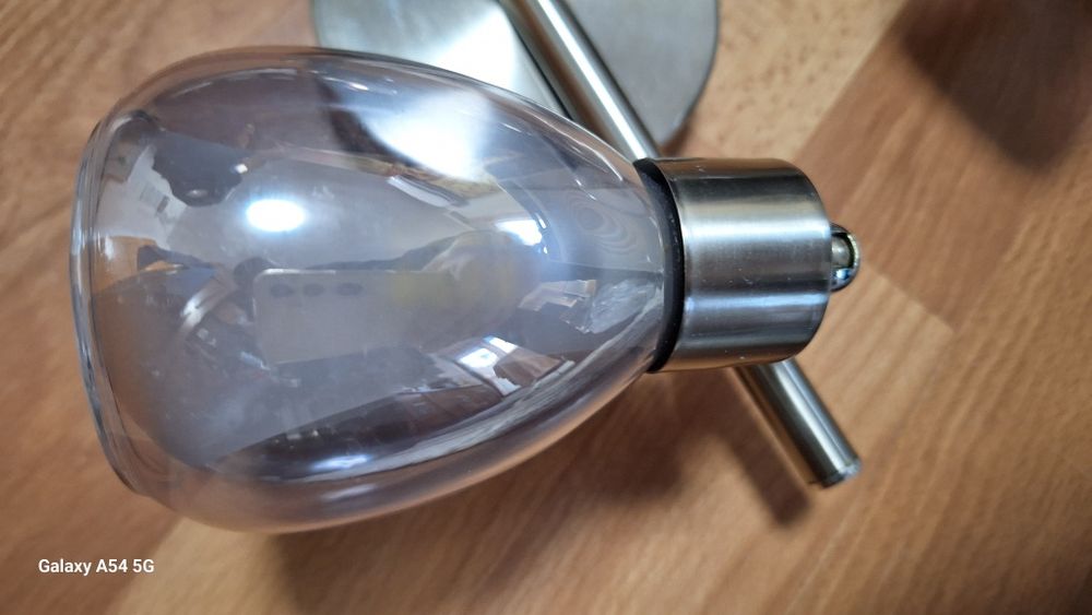 лампи за таван или стена