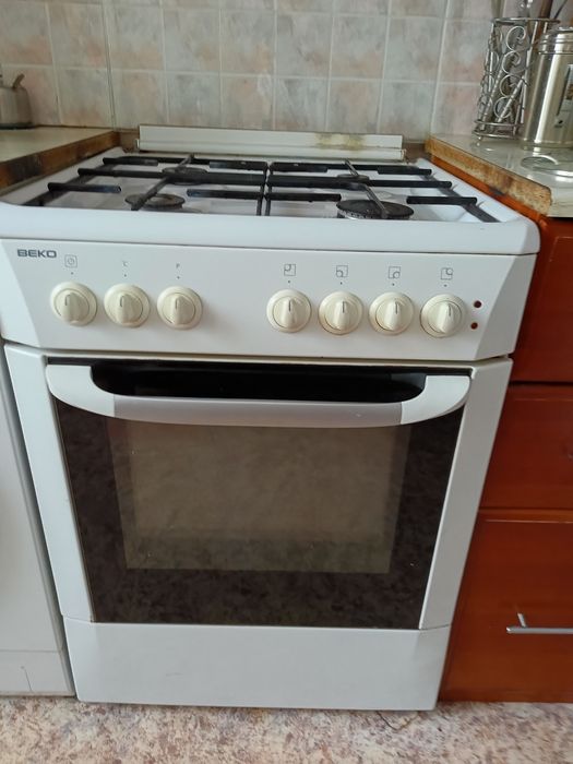 Продам газ плиту