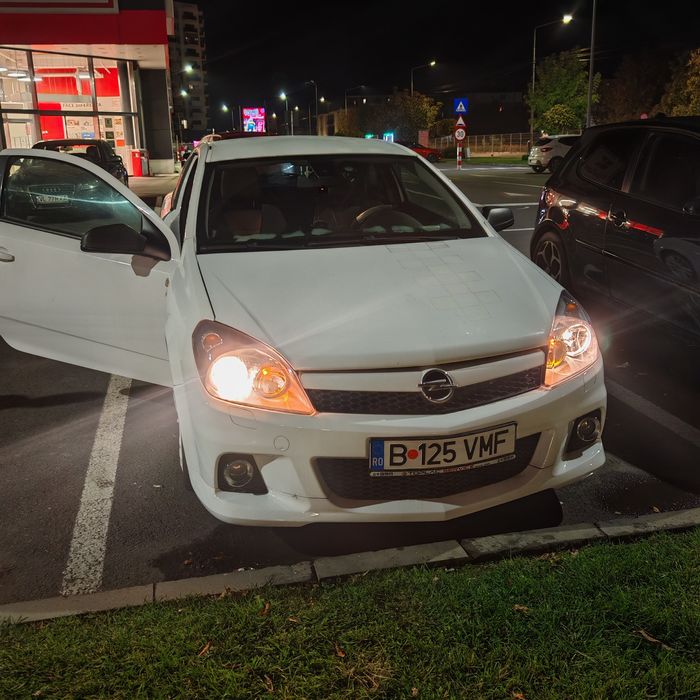 Opel Astra H gtc 2008