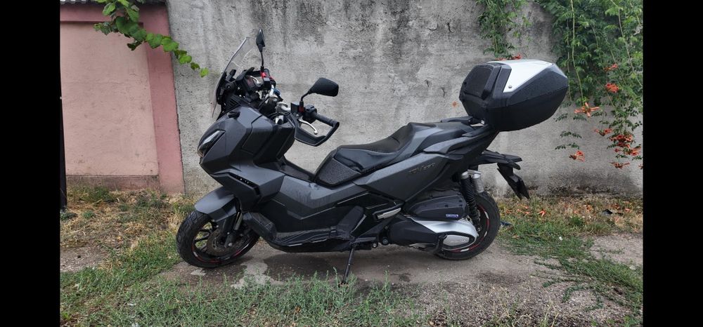Vând Honda ADV350 In garantie