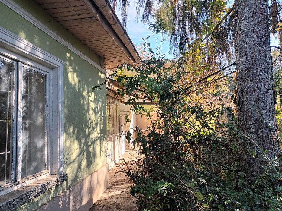 КЪЩА с  Баня Т.  +Двор и Други  СГРАДИ в Алфатар НИСКА Цена !