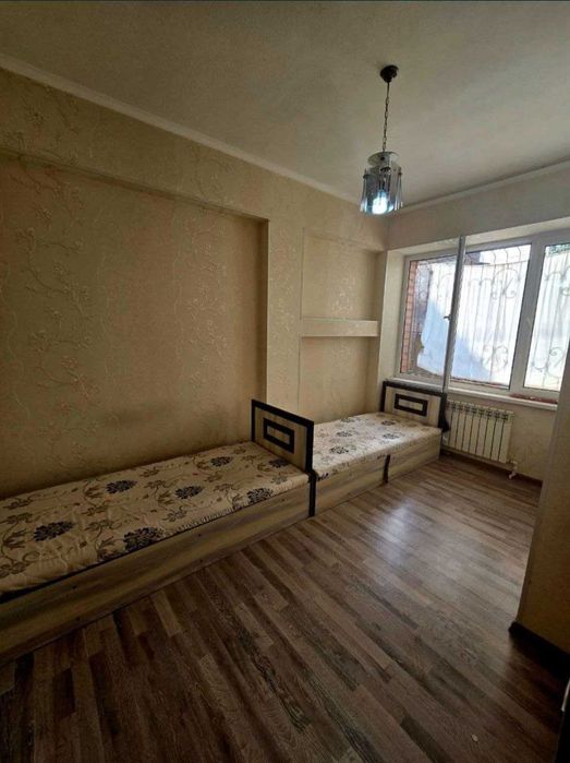 Без маклер!2-комнатная  метро Максим Горького 64 квадрат,+парковка