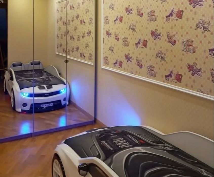 Детская кровать машинка