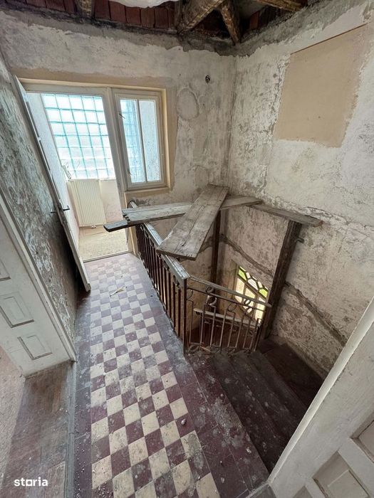 Casa P+1 , 5 camere , 8 ari teren , zona Drumul Botizului