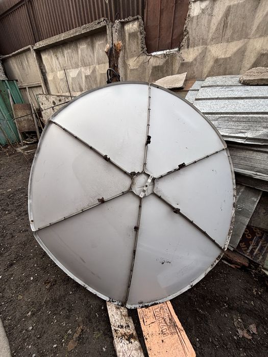 Спутниковая тарелка