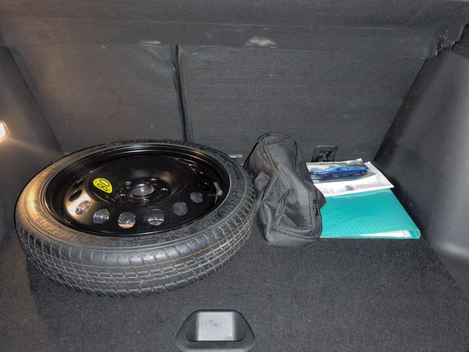 Треккер премьер плюс сотилади