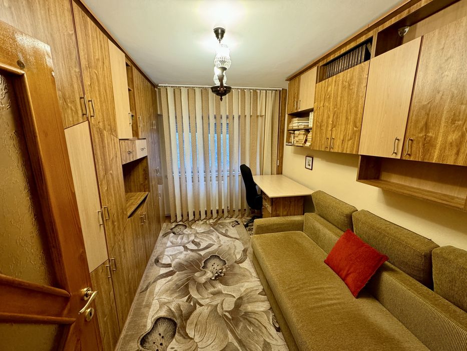 Proprietar inchiriez apartament 3 camere 104mp, str. Mihai Viteazul