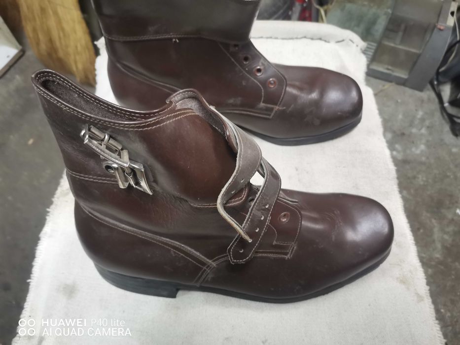 Продавам ретро мъжки кафяви кожени обувки.
