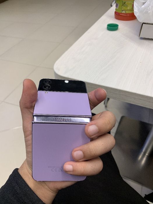Samsung Z Flip 4 128 gb каропкасымен