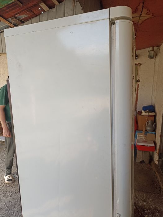 Продам холодильник