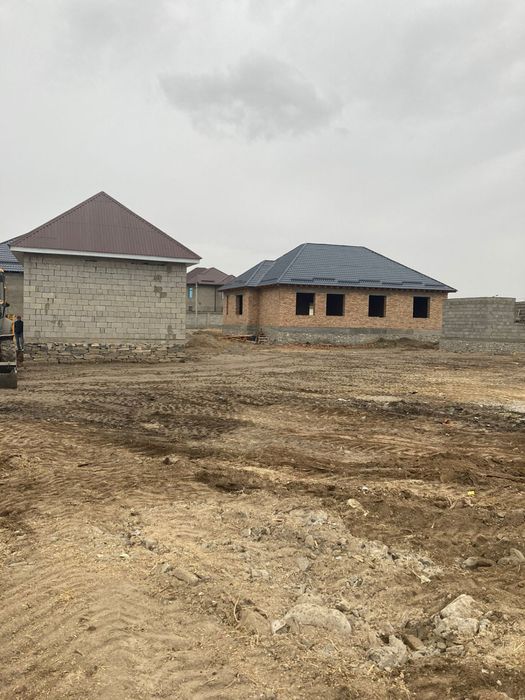 Участок с времянкой