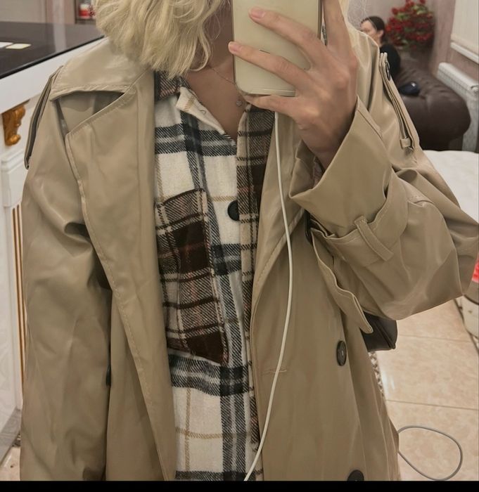 Верхние одежды,куртки и плащь