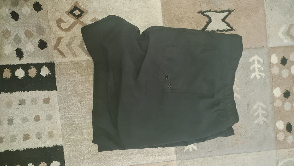 Pantaloni scurți pentru plajă