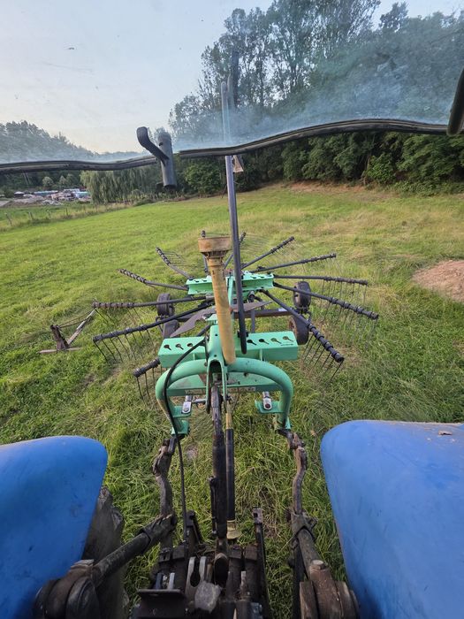 Grebla adunat fan deutz fahr 4621 hidraulica de 4  metri tandem