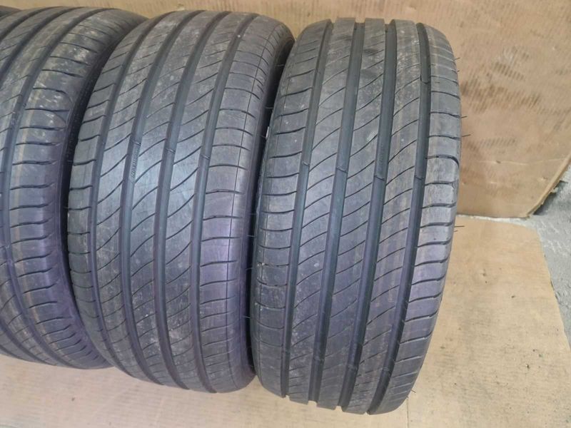 4 Michelin R17 205/45
нови летни гуми
DOT0922
