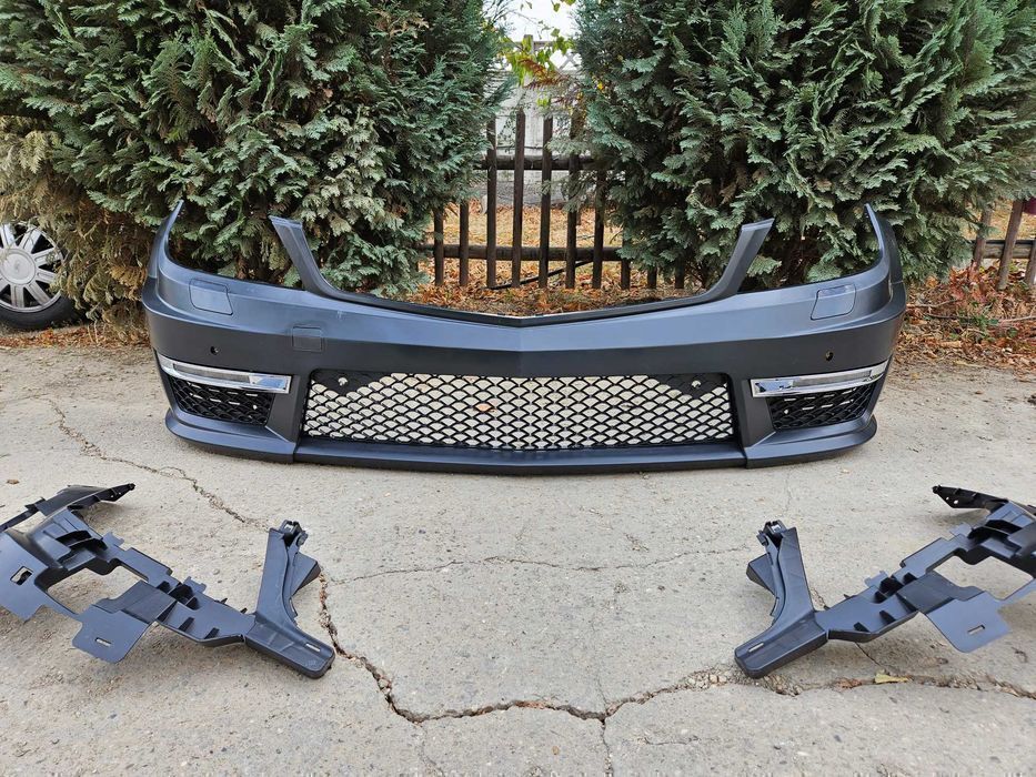 Bara Fata MERCEDES C-class W204 (2007 - 2015)C63 Design
