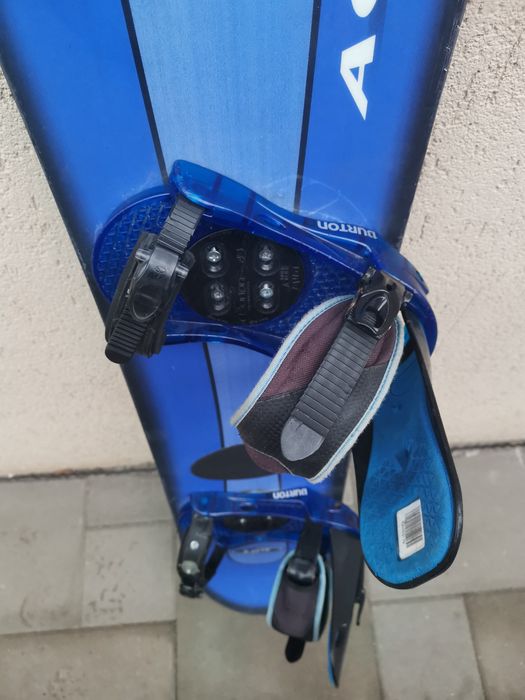 Placa snowboard cu legaturi