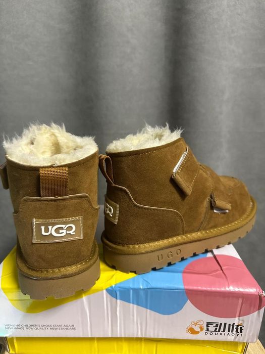 Продам новые детские угги