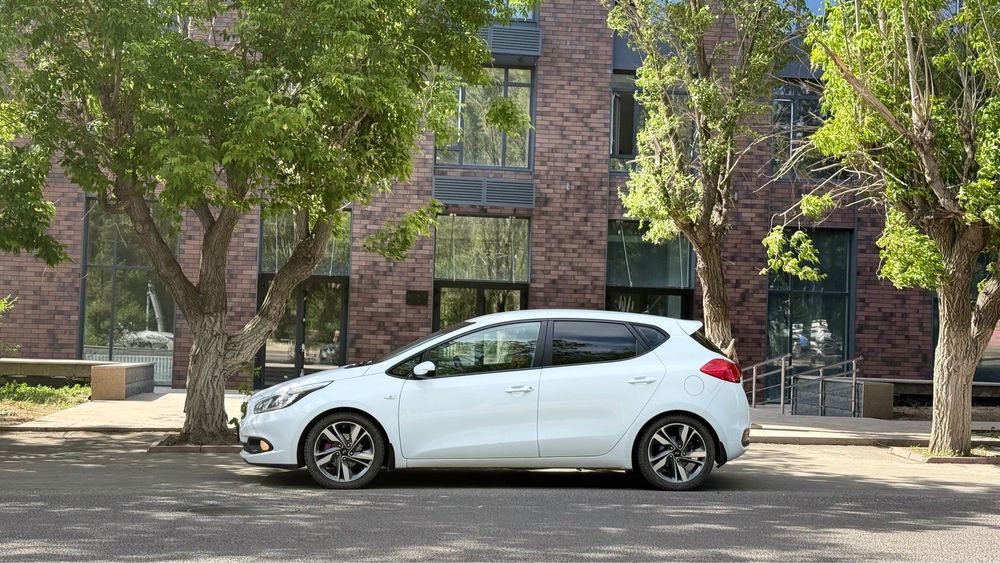 Машина kia ceed продажа