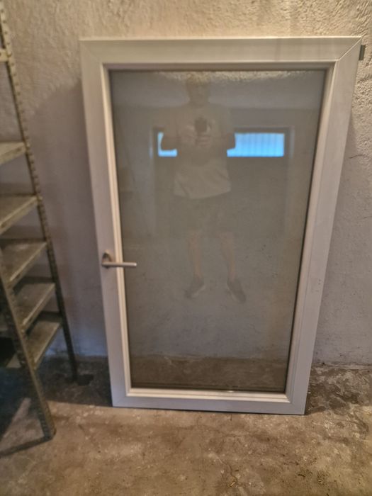 Vând ușă și geam termopan pentru balcon de apartament