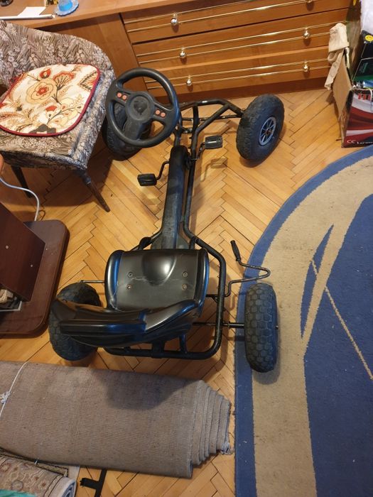 Kart cu pedale.pt.copii 6-8 ani,detalii in poze-reale.